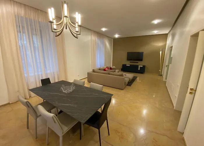 Luxury House With Parking