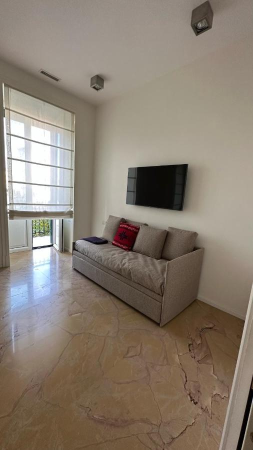 Luxury House With Parking Appartement Napels